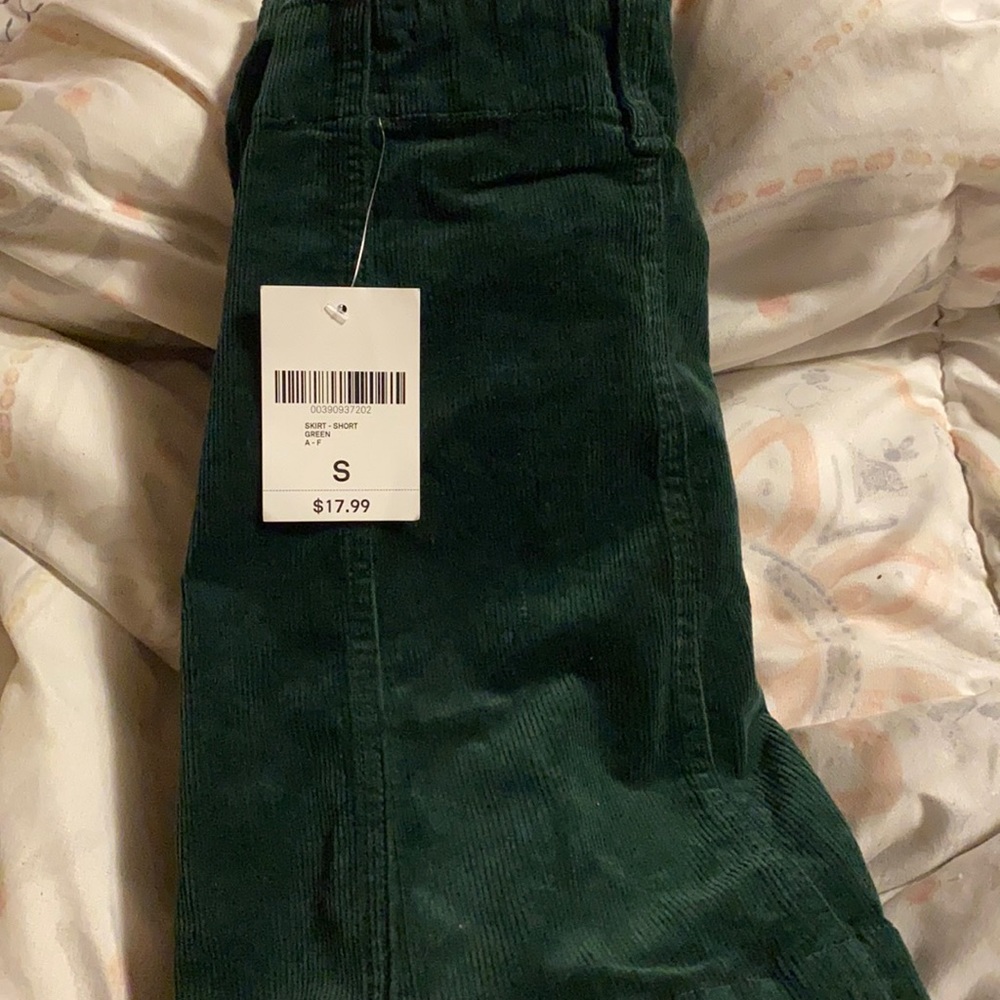 Green skirt never wore